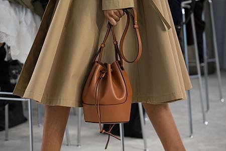 Loewe Balloon small leather bucket bag