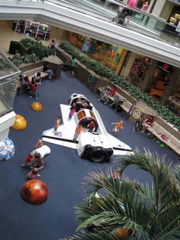 Tuttle Crossing Mall 裡的 play ground