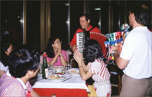 晚餐之2 1985.8.17.jpg