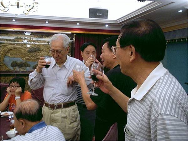 敬酒2010.7.23.jpg