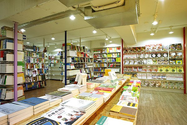 新書展臺 (600x400)