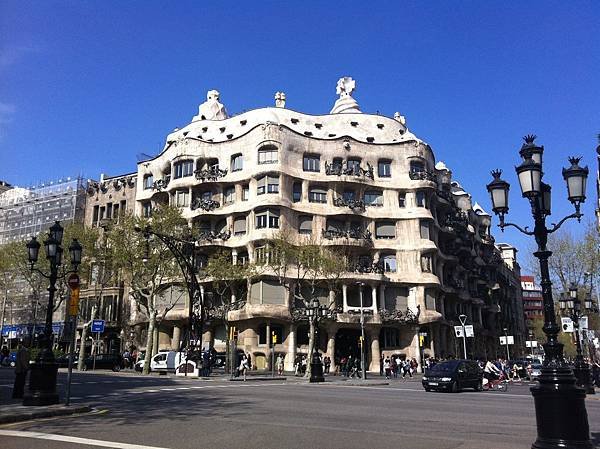 Flat 135/愛旅遊 西班牙 巴賽隆納Barcelona day1 米拉之家Casa Milà 巴特婁之家Casa Batlló