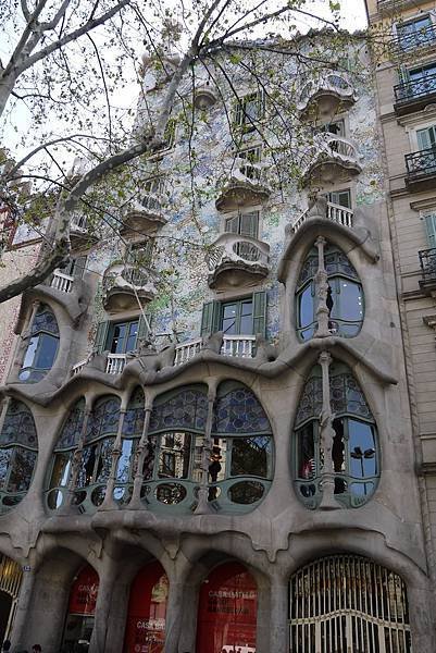 Flat 135/愛旅遊 西班牙 巴賽隆納Barcelona day1 米拉之家Casa Milà 巴特婁之家Casa Batlló