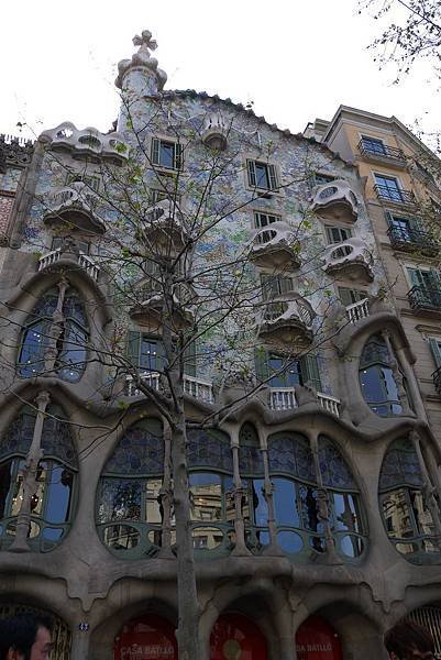 Flat 135/愛旅遊 西班牙 巴賽隆納Barcelona day1 米拉之家Casa Milà 巴特婁之家Casa Batlló