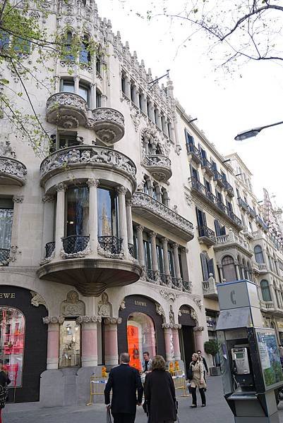 Flat 135/愛旅遊 西班牙 巴賽隆納Barcelona day1 米拉之家Casa Milà 巴特婁之家Casa Batlló