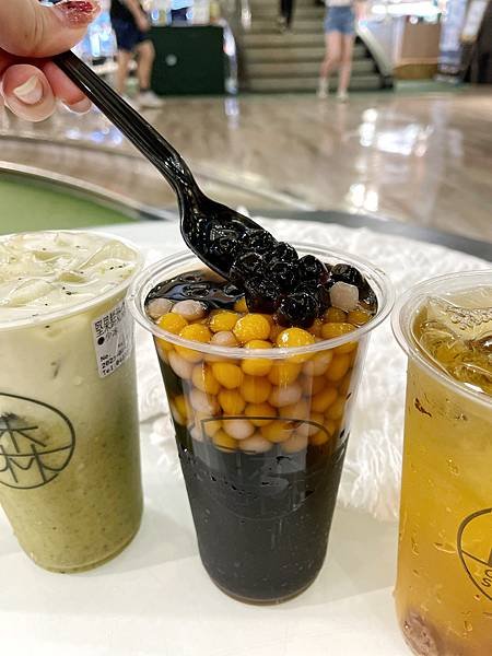 得過大獎的飲料店介紹給你，來自台灣苗栗的「丘森茶室」招牌重乳