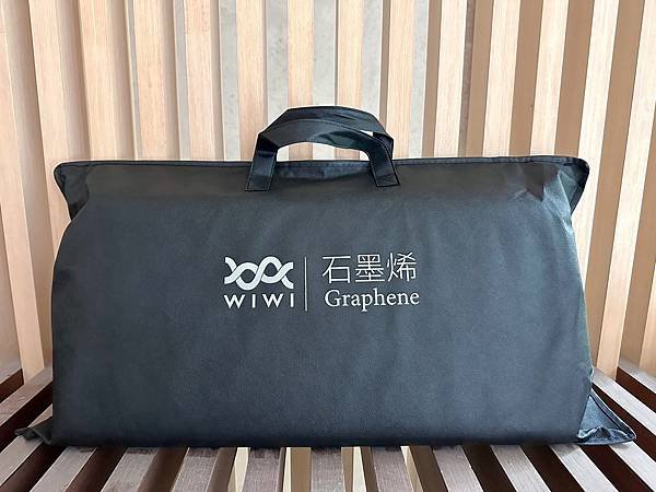 【枕頭推薦】WIWI 石墨烯冰晶記憶枕｜冰涼透氣｜慢彈支撐｜