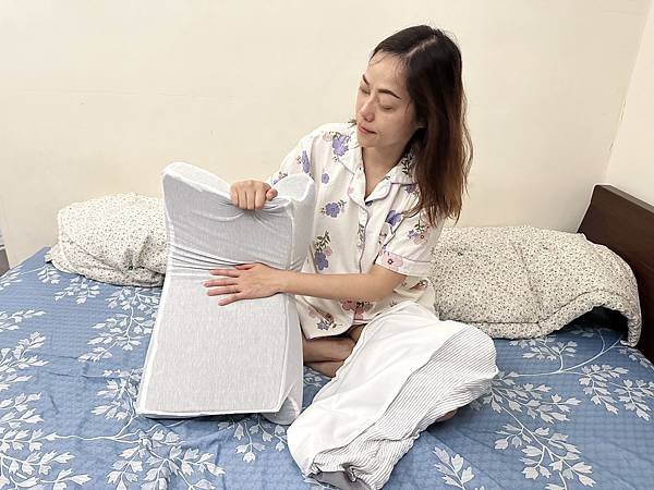 【枕頭推薦】WIWI 石墨烯冰晶記憶枕｜冰涼透氣｜慢彈支撐｜