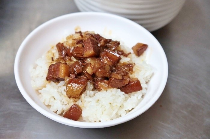 【關廟市場甘蔗雞、煙燻滷味】關廟市場人氣美食，煙燻滷味每種都