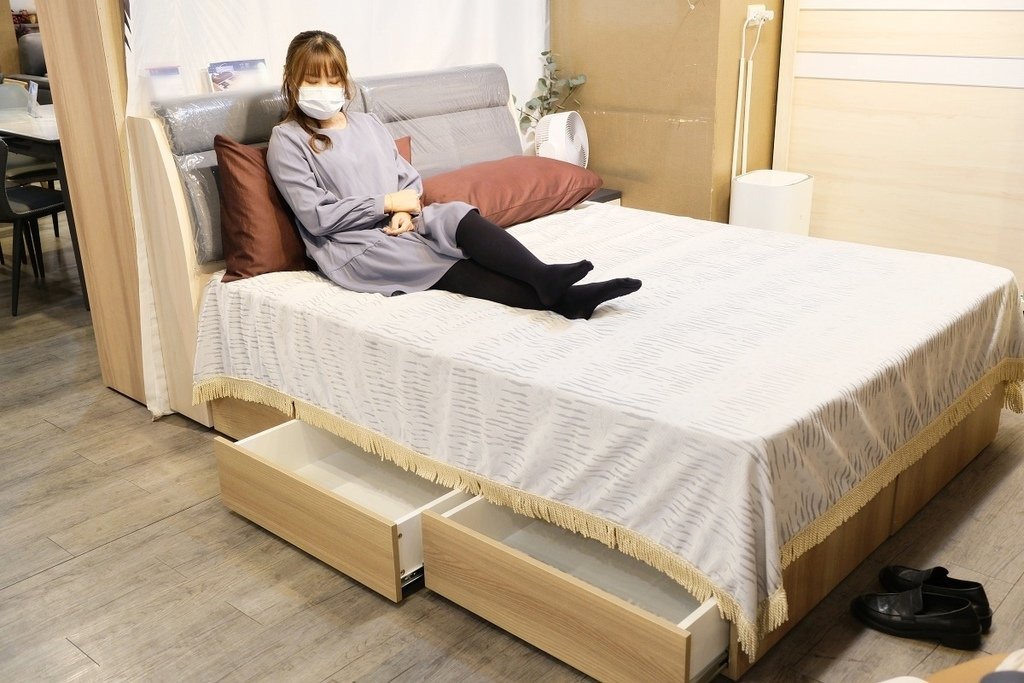 億家具