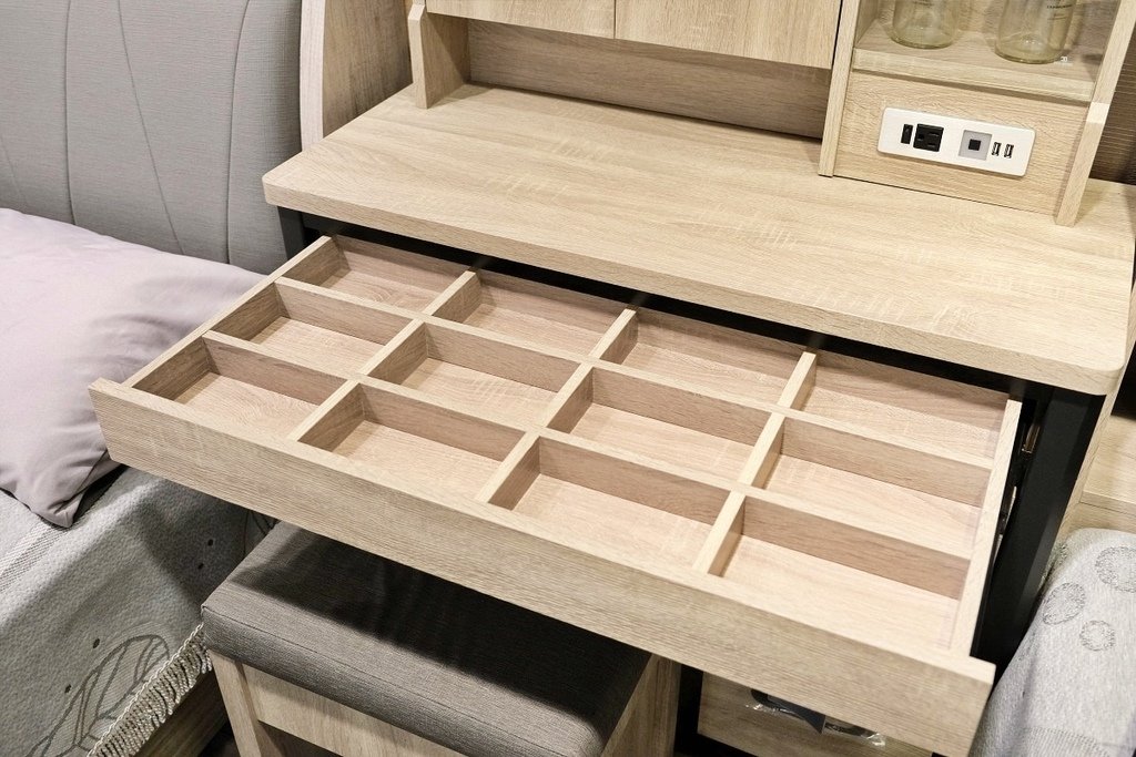 億家具
