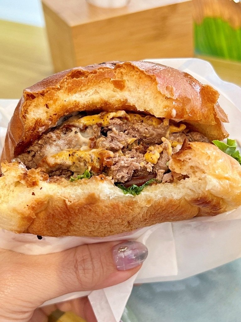 台南中西區美食【0.0 BURGER IN】可愛的漢堡店♥多