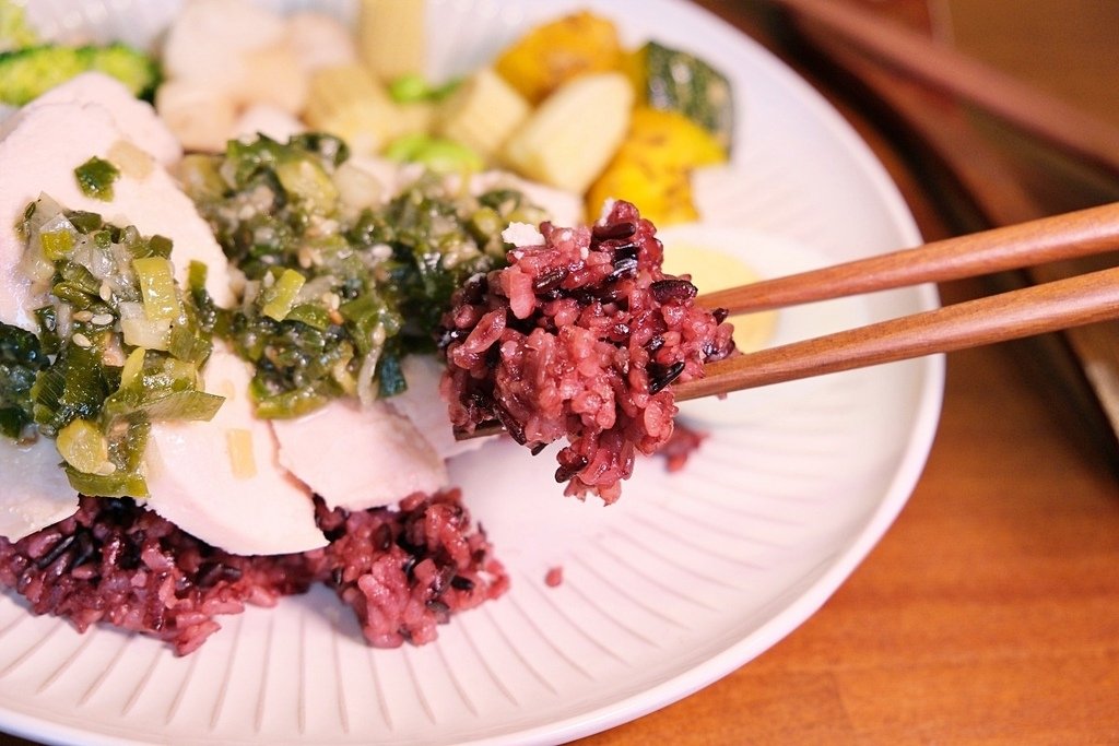 台南健康餐盒推薦【科氏凹豆呷飯】中西區美食，隱藏在巷內神秘的