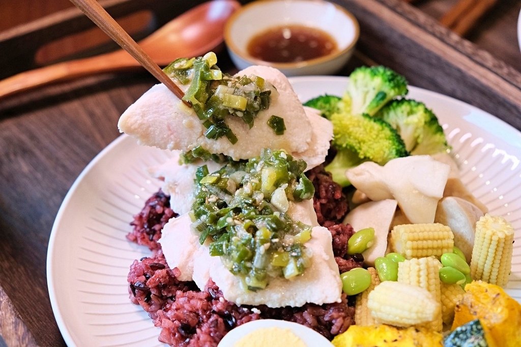 台南健康餐盒推薦【科氏凹豆呷飯】中西區美食，隱藏在巷內神秘的