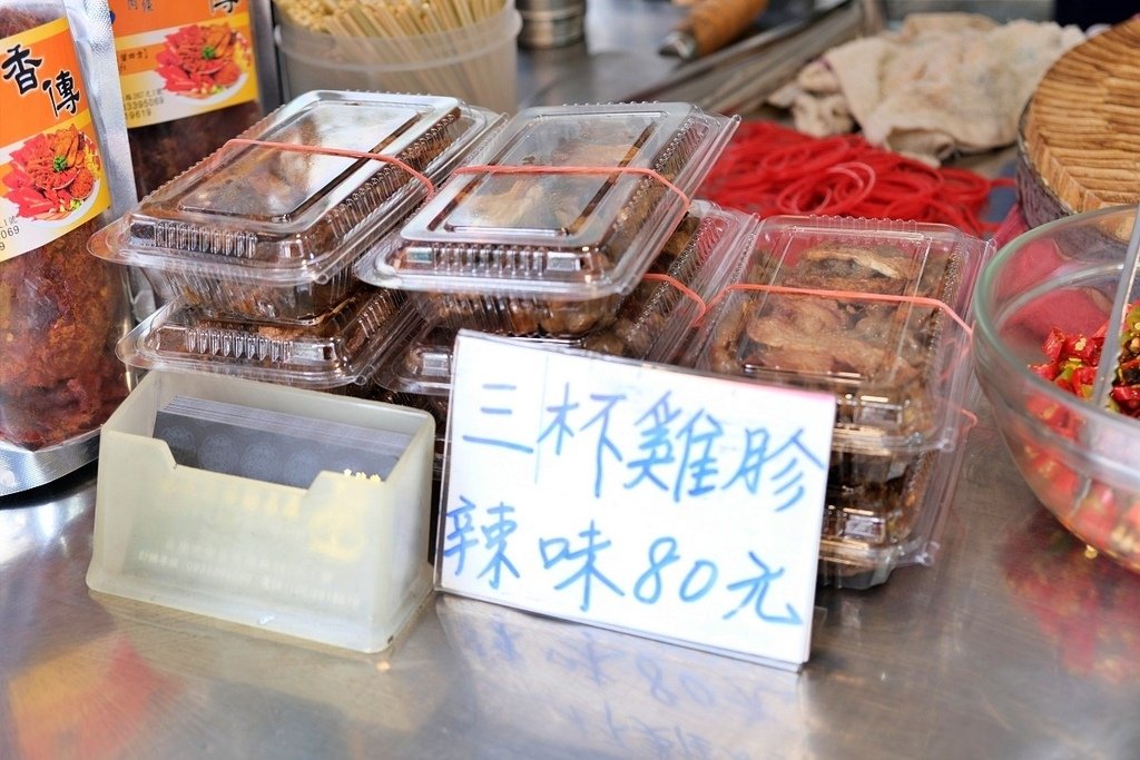 【嘉豬牌嘉義黑香腸】南區美食，太晚來會撲空！台式下午茶烤香腸