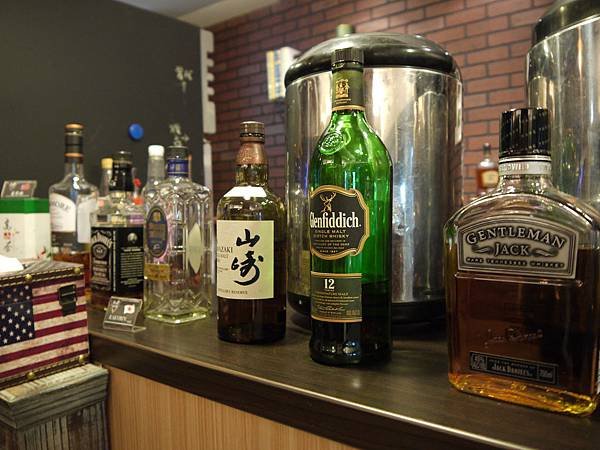 【台中│西區】喝過12星座調酒嗎? 就在飛Bar 時代茶飲 