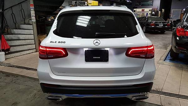 BENZ GLC300平行輸入車.jpg