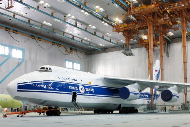 An-124