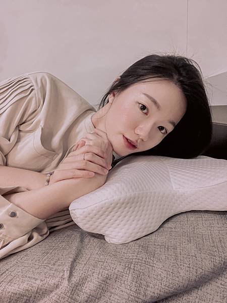 【枕好睡-眠りの専門家】 枕好睡記憶機能枕 怎麼睡都好睡 人