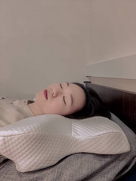 【枕好睡-眠りの専門家】 枕好睡記憶機能枕 怎麼睡都好睡 人