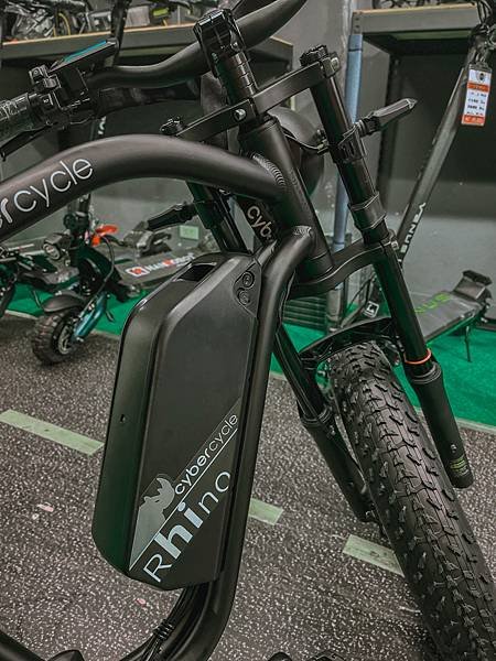 CyberCycle Rhino【犀牛越野電輔胖胎車】試乘真