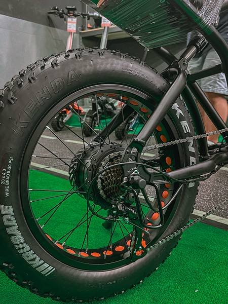CyberCycle Rhino【犀牛越野電輔胖胎車】試乘真