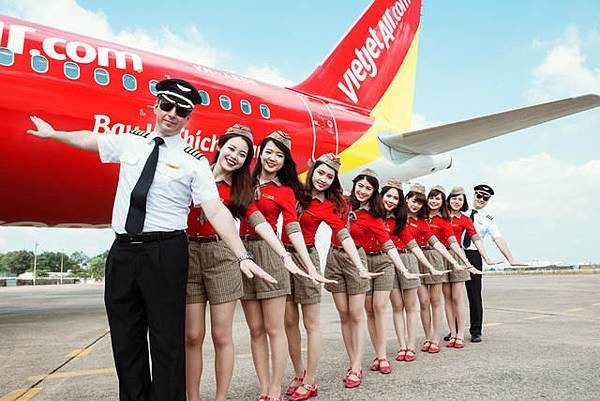 Vietjet%27s young and dynamic crew _ 1.jpg