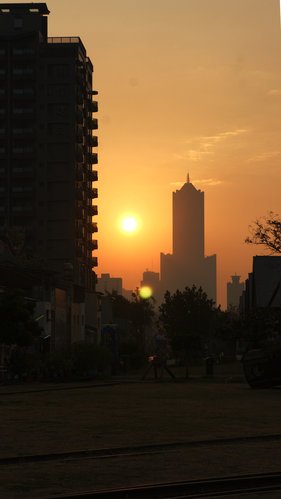 西臨港自行車線