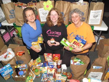 2009 Food Drive IMG_1236 web.jpg