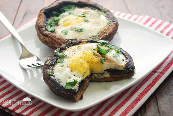 eggs-baked-in-portobello2.jpg