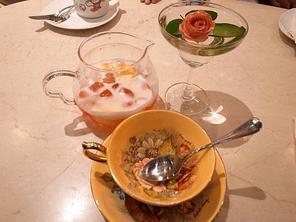 18.先上壺玫瑰水果冰茶.JPG