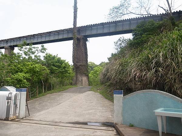 27.薪山線緊鄰魚藤坪橋