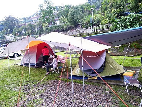 7-1.浩大雨勢中完工