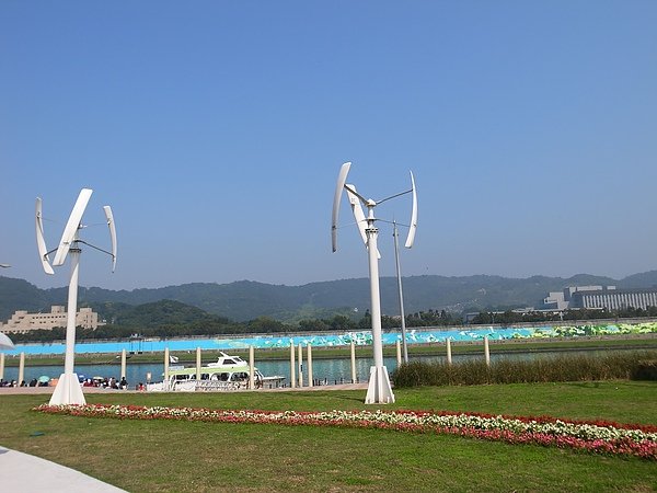 9-1大佳河的風力發電機.JPG