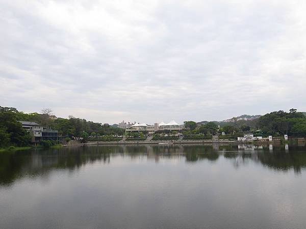 10.湖光山色.JPG