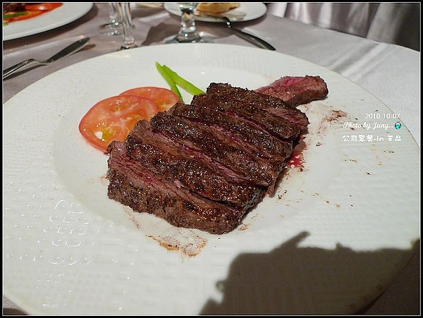 17.玫瑰鹽佐酥烤牛小排美國七分熟.JPG