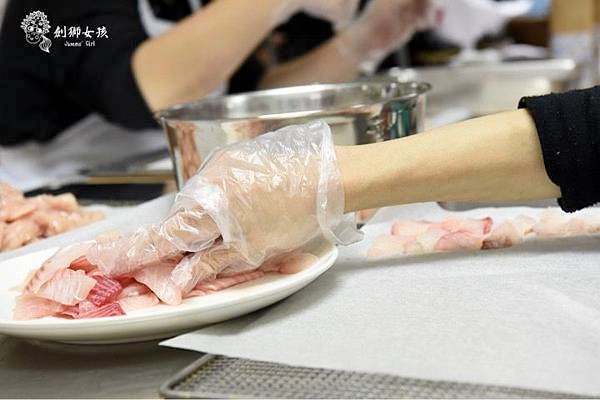 瑞復益智中心凹喵寵物零食1.jpg