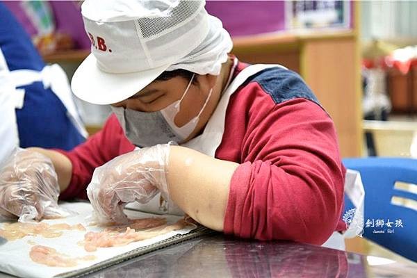 瑞復益智中心凹喵寵物零食13.jpg