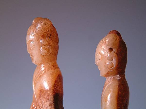 西漢白玉ㄚ鬟甬一對 (12).JPG