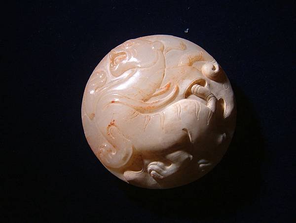 西漢白玉四神獸紋劍飾 (3).JPG