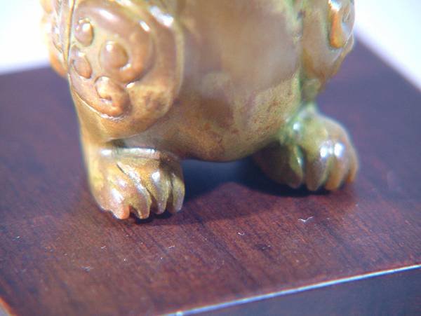 西漢白玉雲紋熊 (7).JPG