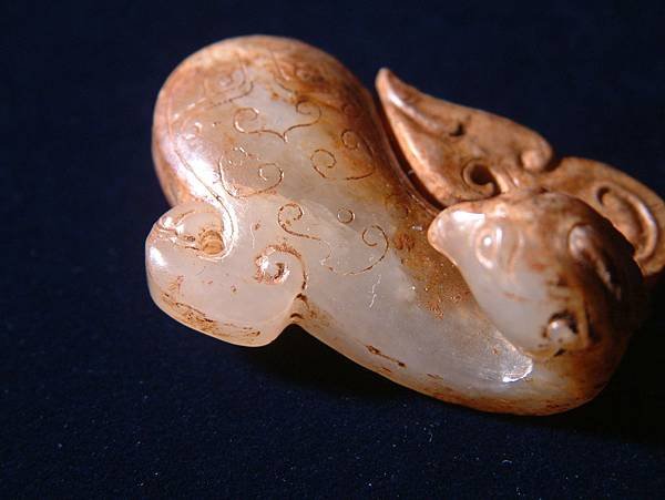 西漢仔兒玉饕餮紋鳳形小帶勾 (4).JPG