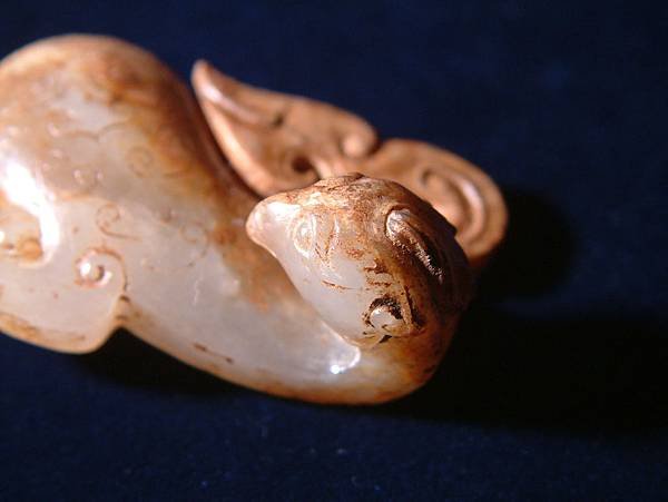 西漢仔兒玉饕餮紋鳳形小帶勾 (3).JPG