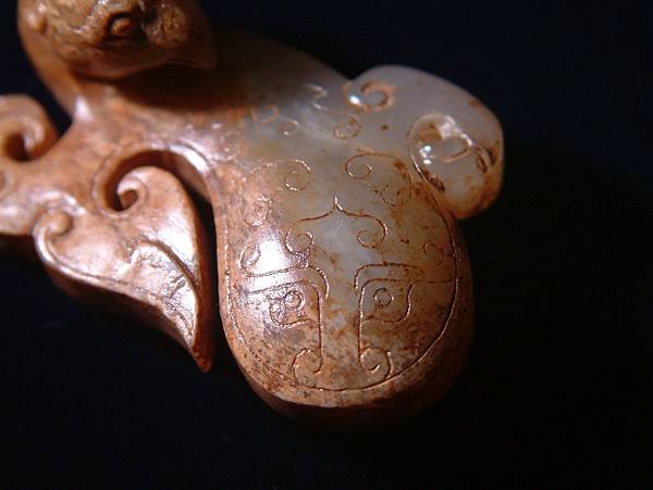 西漢仔兒玉饕餮紋鳳形小帶勾 (5).JPG