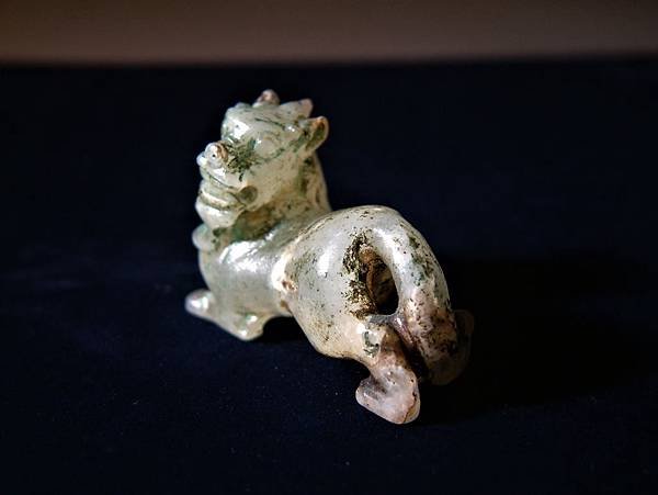 南北朝子兒玉銅綠沁天祿 (6).JPG