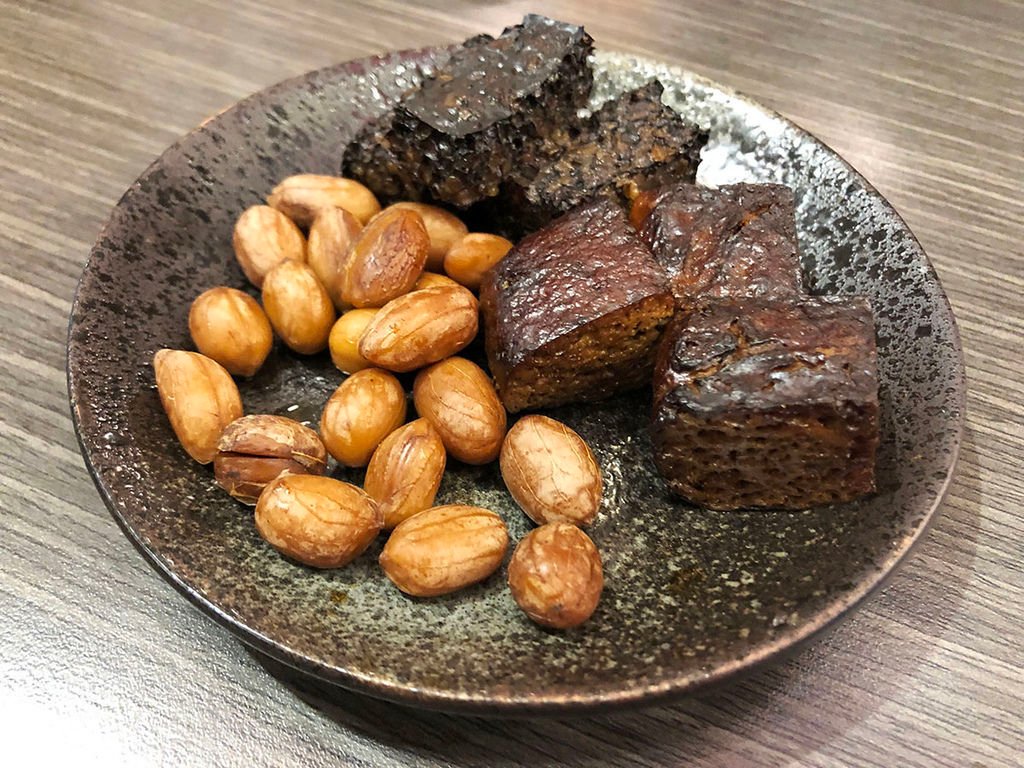 東區最強L牛肉麵_小菜_4352.jpg