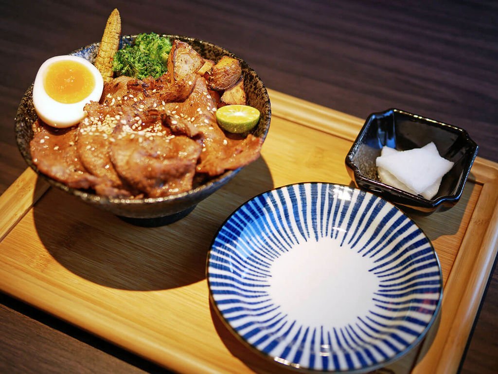 大河屋_板腱牛肉丼_173734.JPG