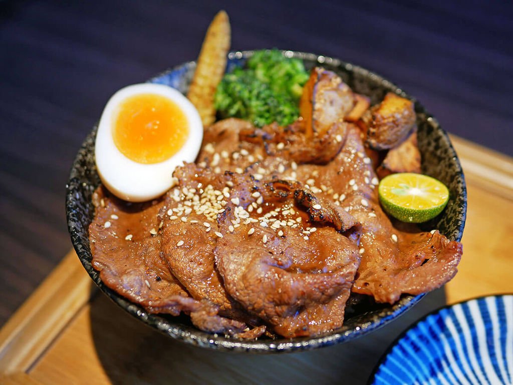 大河屋_板腱牛肉丼_173714.JPG