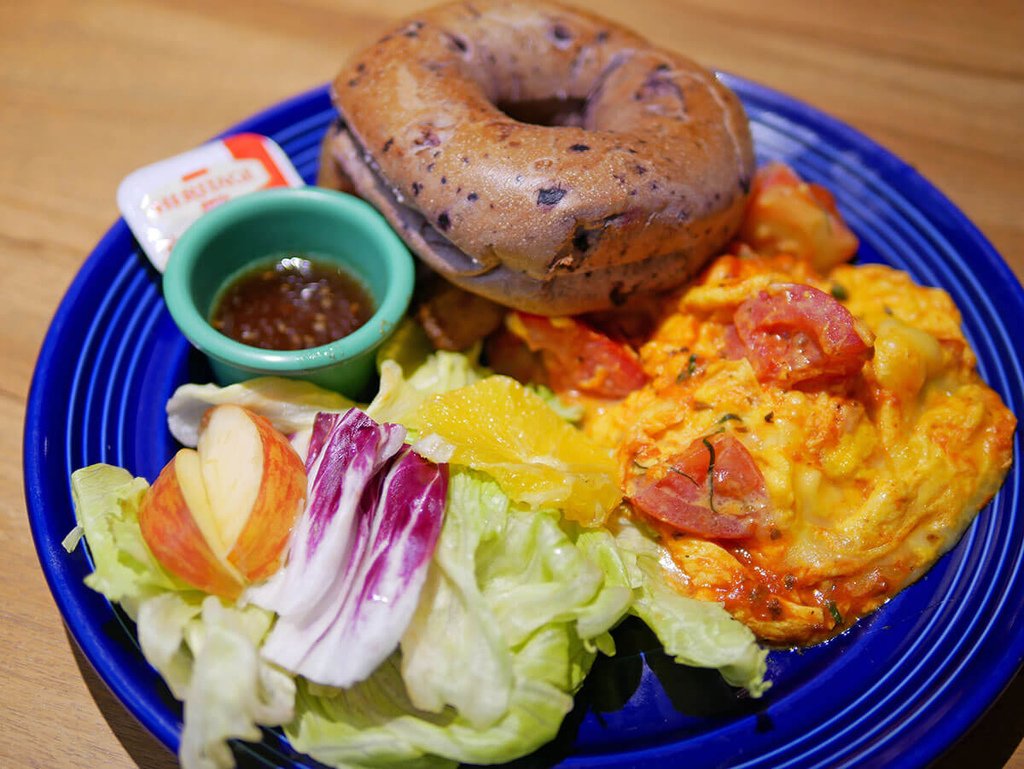 N.Y. BAGELS CAFE_諾利塔義式番茄羅勒炒蛋早午餐_121329.JPG