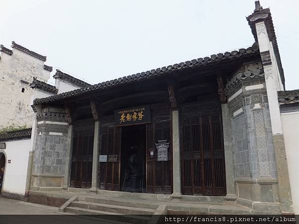 義仁堂(馬頭牆、木雕、磚雕)
